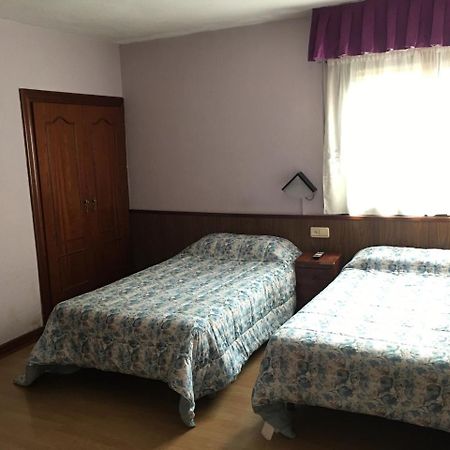 Hostal Hilton บูร์โกส ภายนอก รูปภาพ