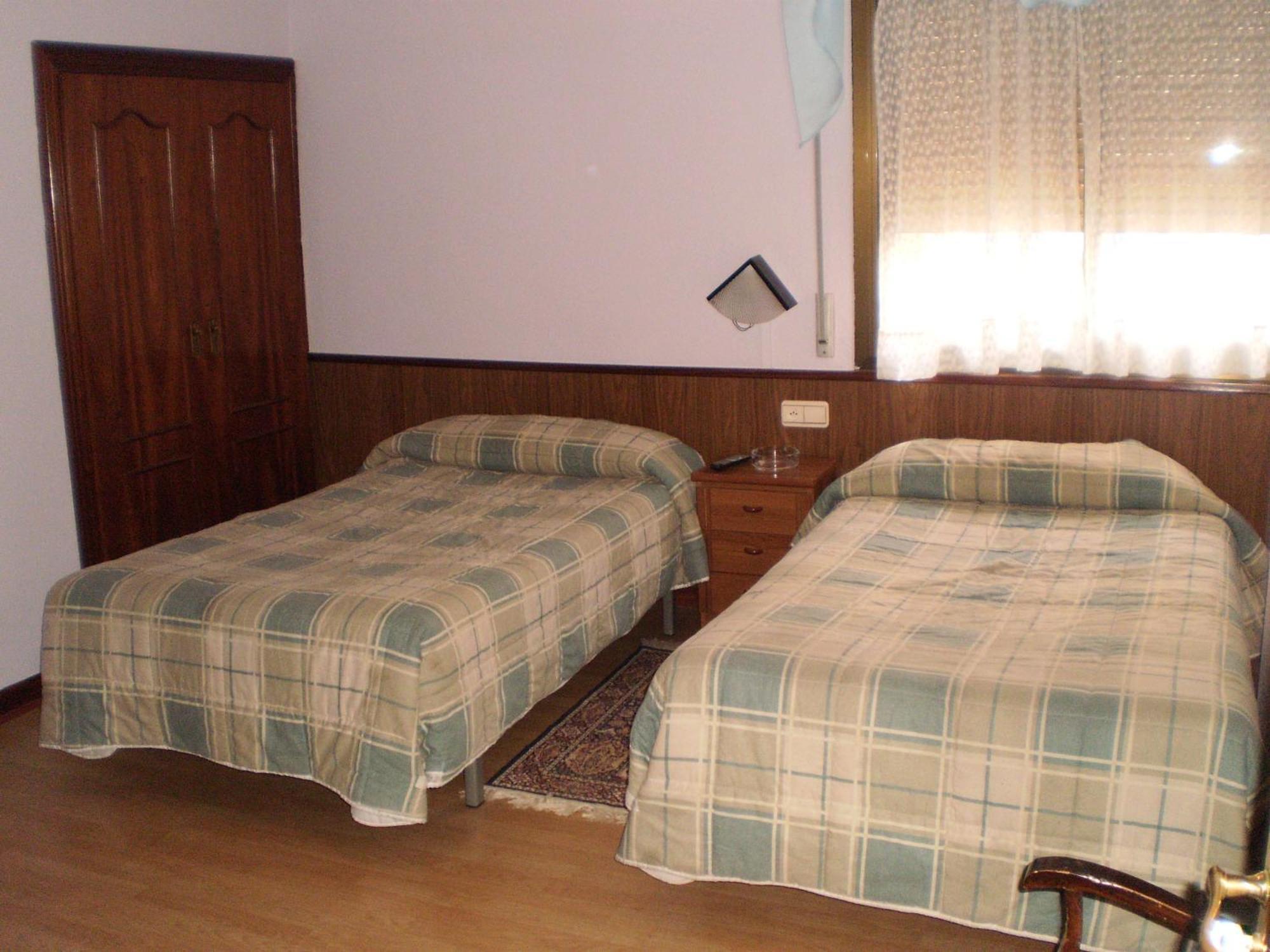 Hostal Hilton บูร์โกส ภายนอก รูปภาพ